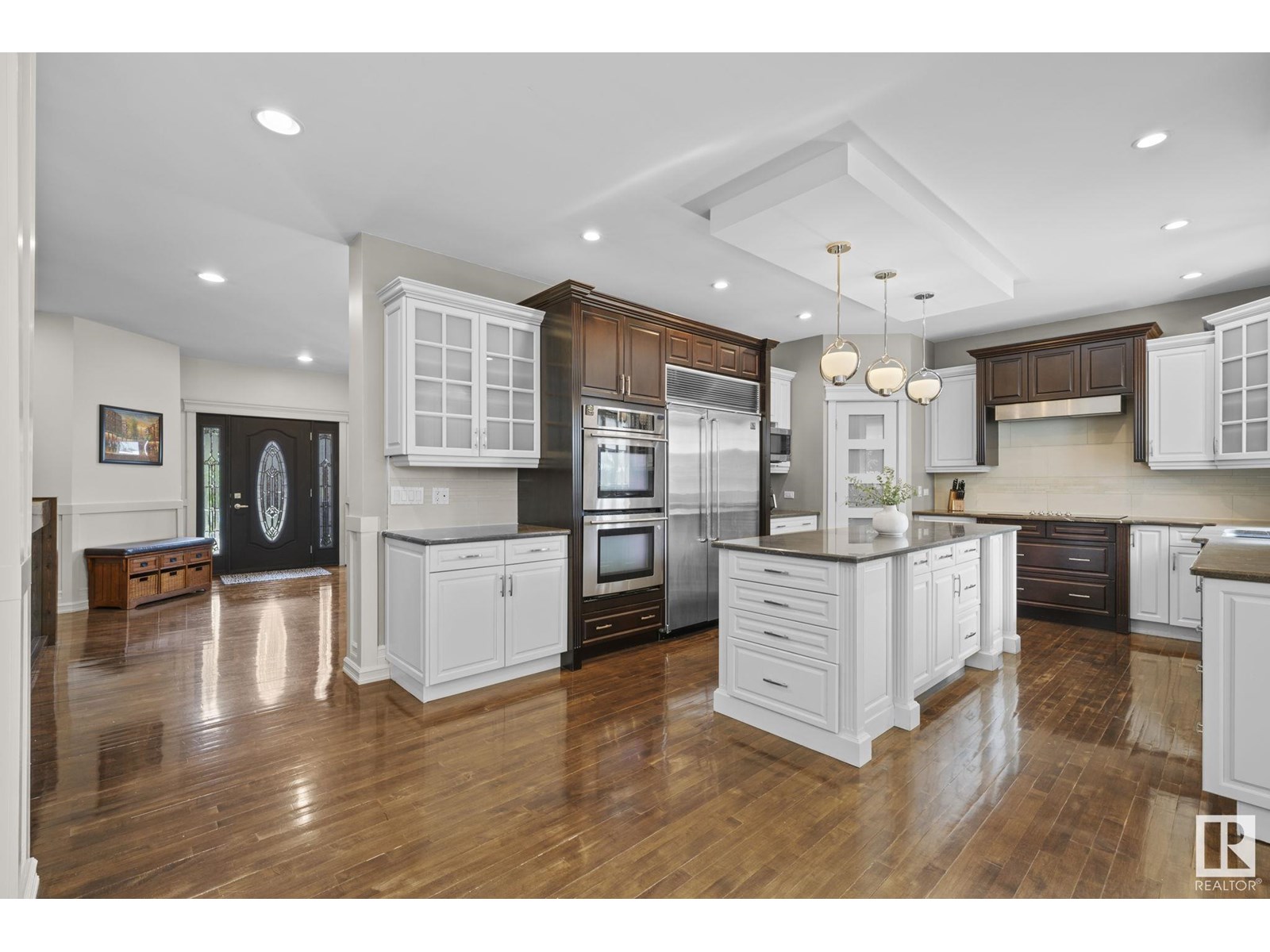 Photo 10 of 3090 Macneil Wy Nw, Edmonton AB