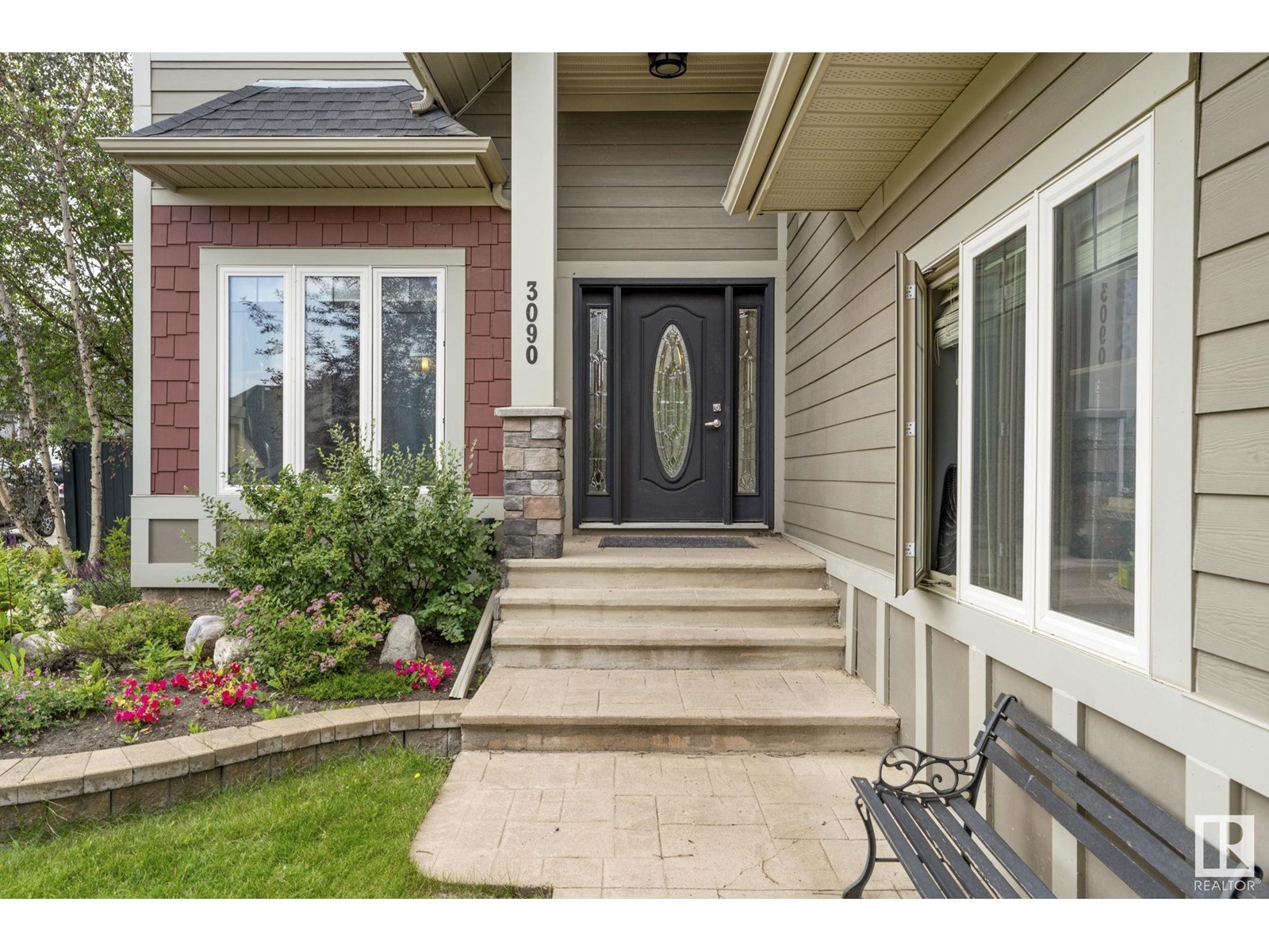 Photo 3 of 3090 Macneil Wy Nw, Edmonton AB