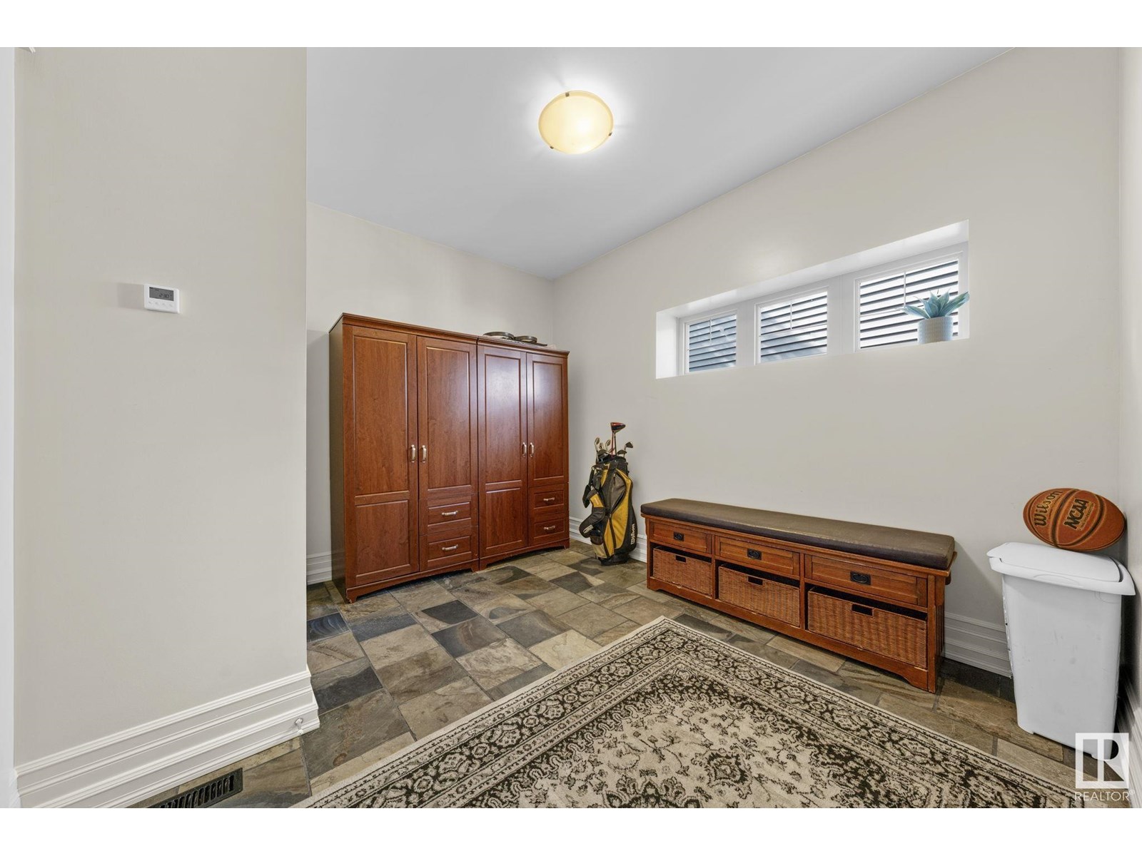 Photo 25 of 3090 Macneil Wy Nw, Edmonton AB