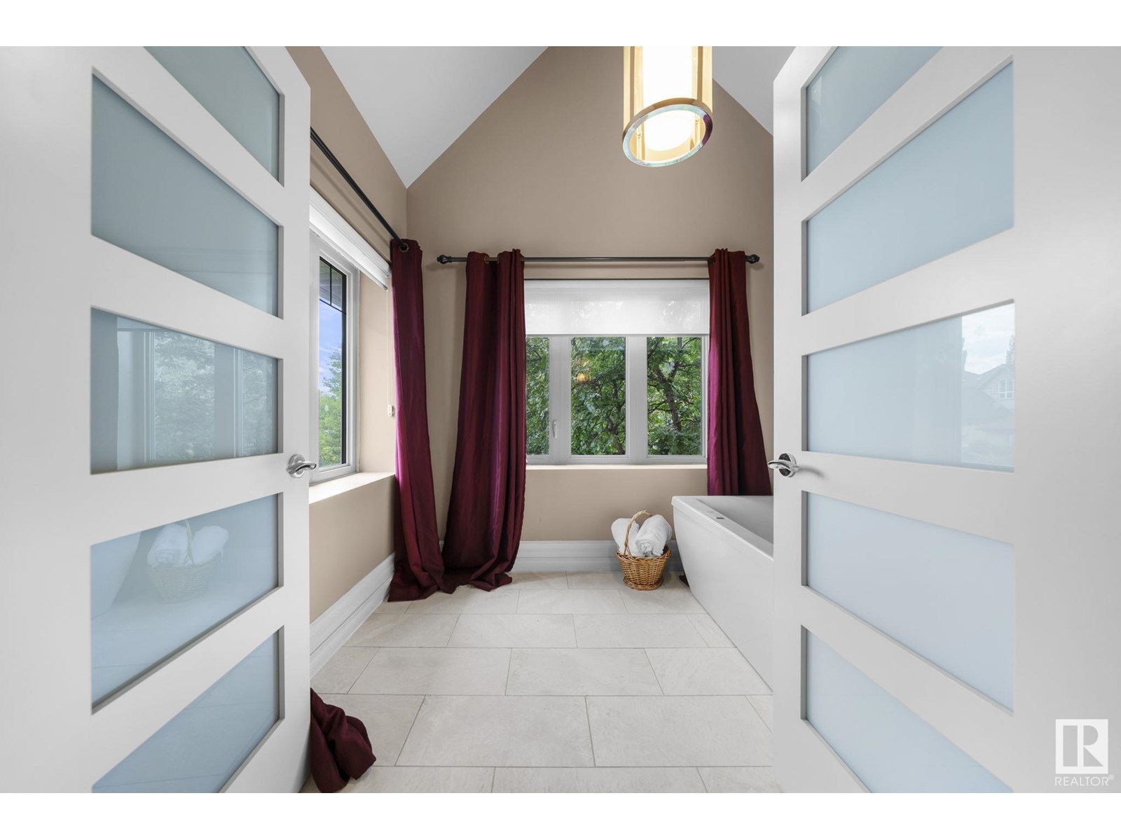 Photo 33 of 3090 Macneil Wy Nw, Edmonton AB