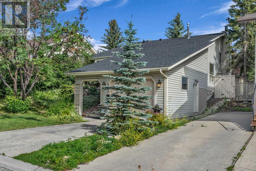 Single Family House 4 Level for Sale in  Edgeland Road NW Edgemont Calgary 