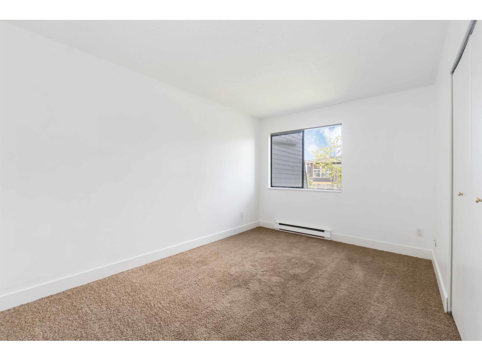 Photo 12 of 104 17661 58 A Avenue, Surrey BC