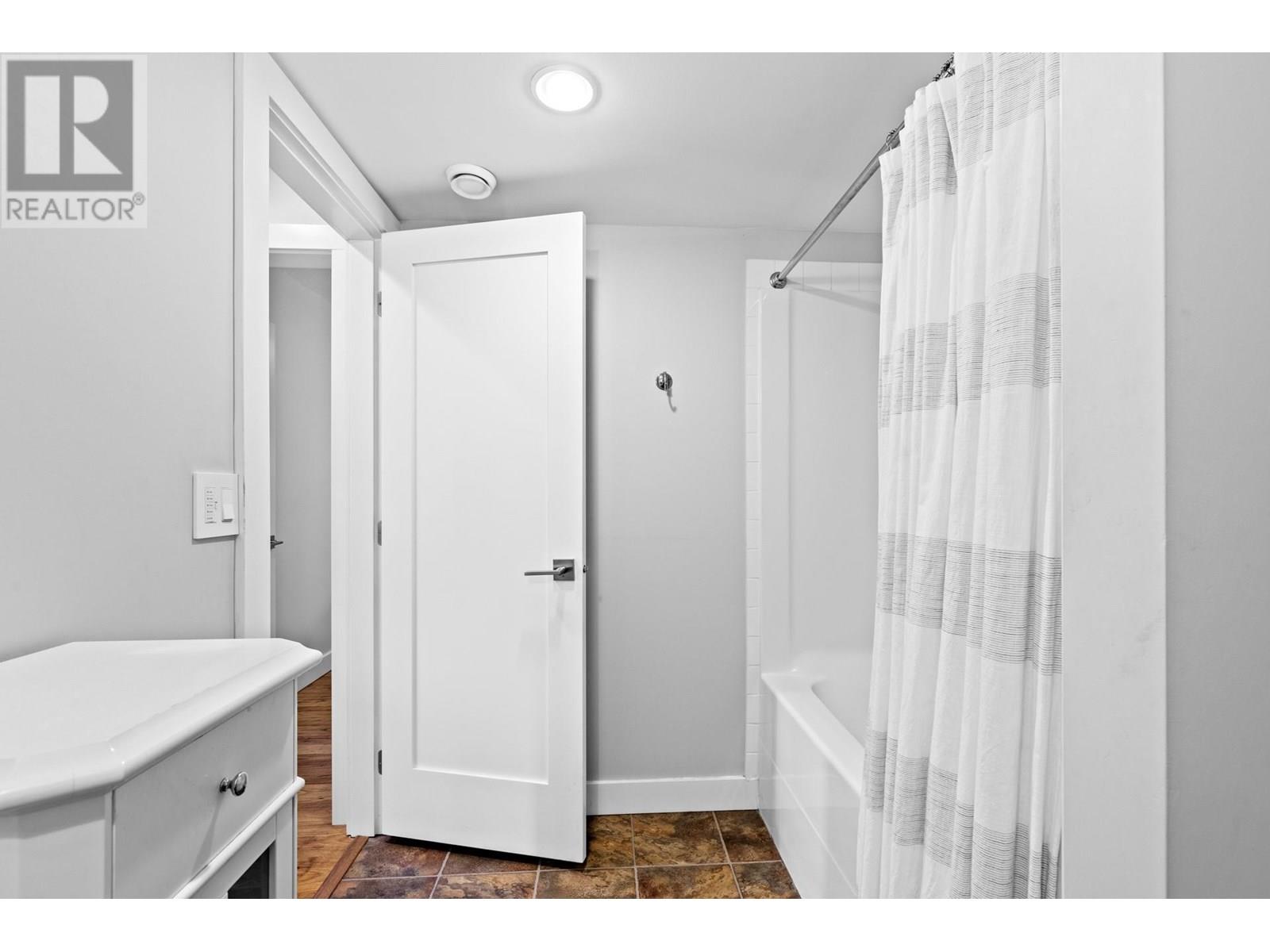  16699 Carrs Landing Road, Lake Country