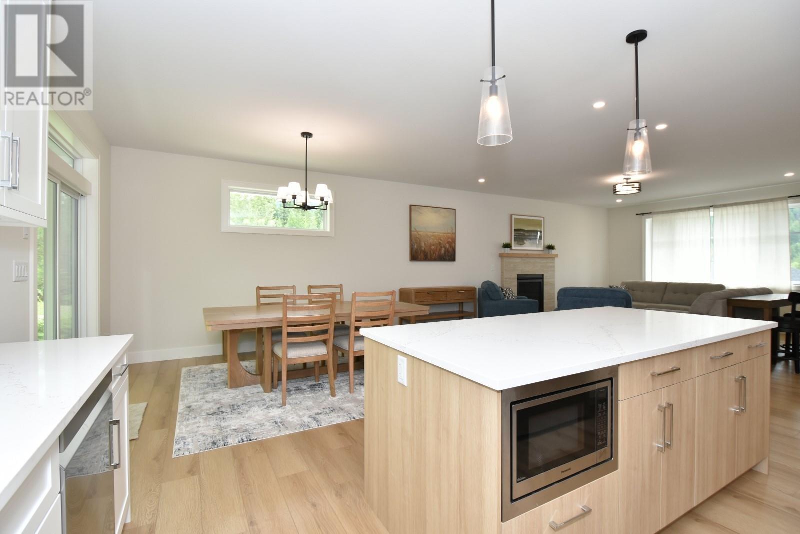 Photo 11 of 2537 Valley Place, Blind Bay BC