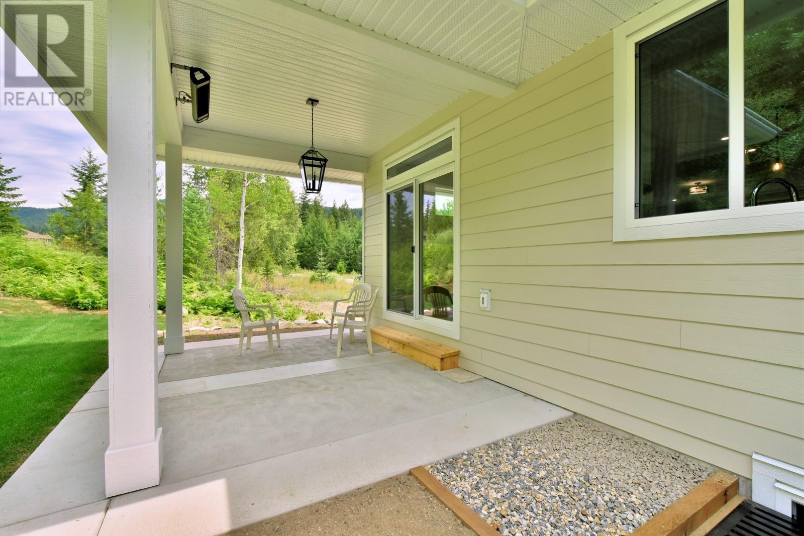 Photo 9 of 2537 Valley Place, Blind Bay BC