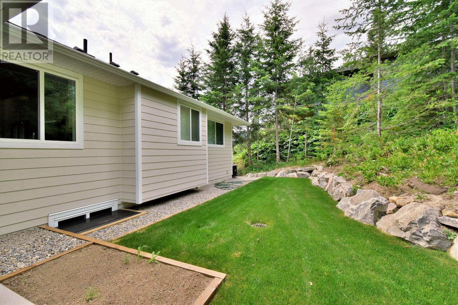 Photo 65 of 2537 Valley Place, Blind Bay BC