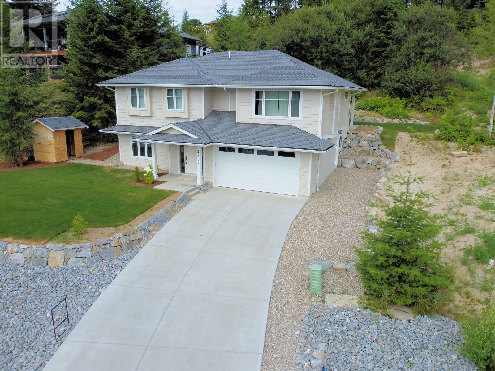 Photo 6 of 2537 Valley Place, Blind Bay BC