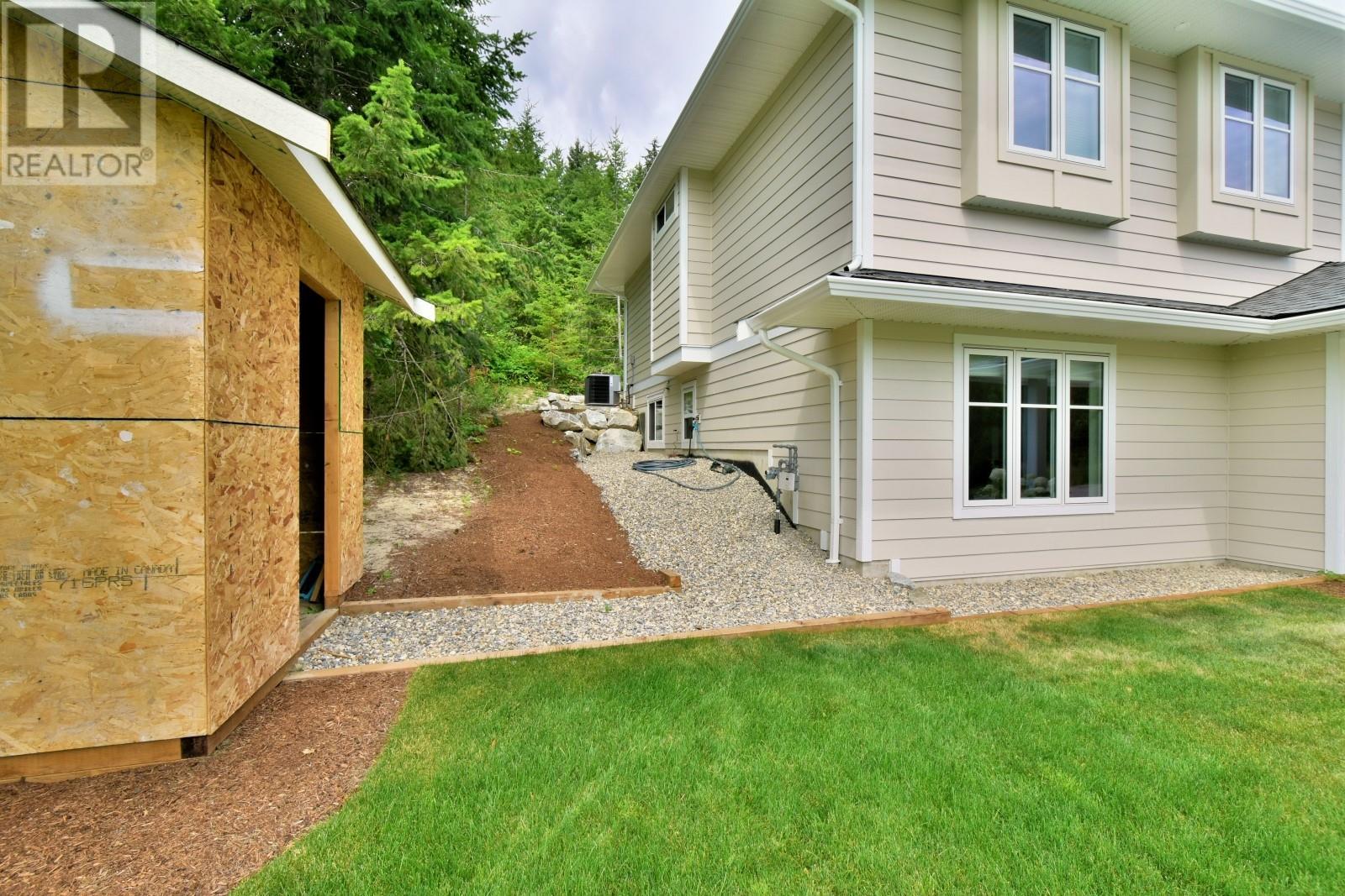 Photo 12 of 2537 Valley Place, Blind Bay BC