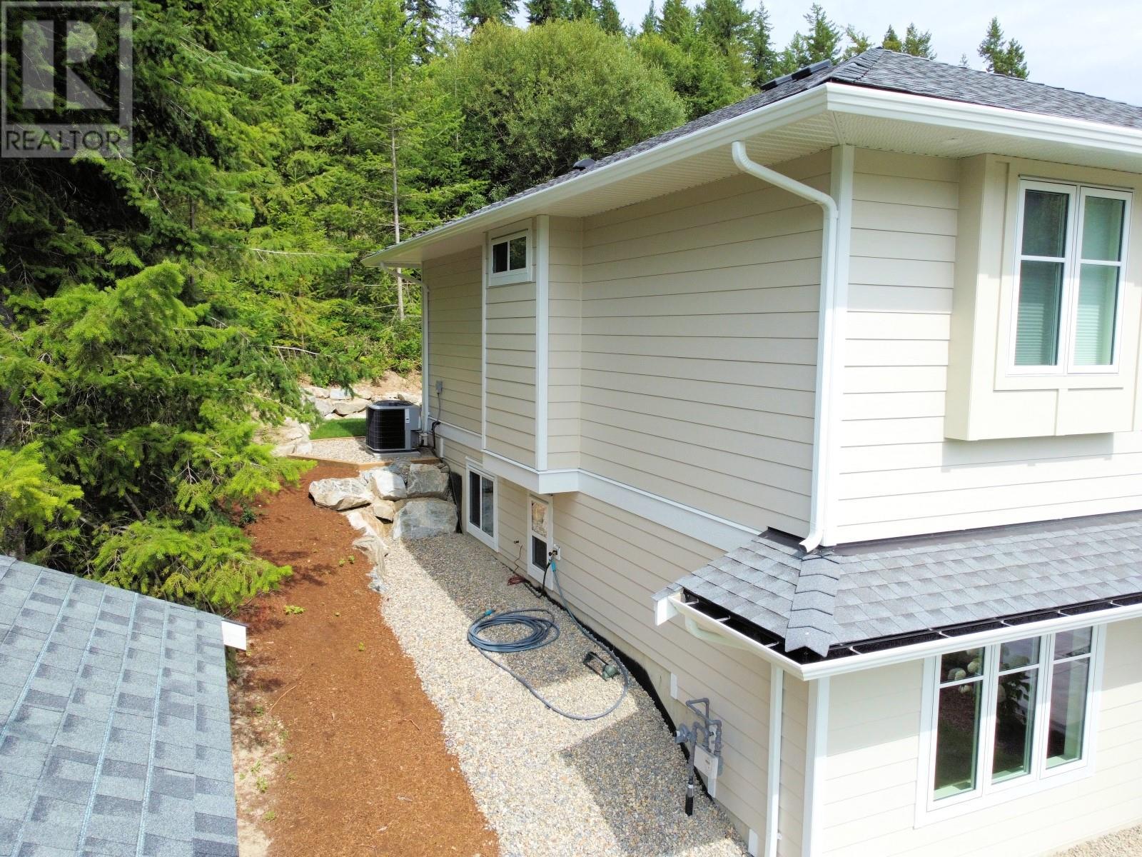 Photo 61 of 2537 Valley Place, Blind Bay BC