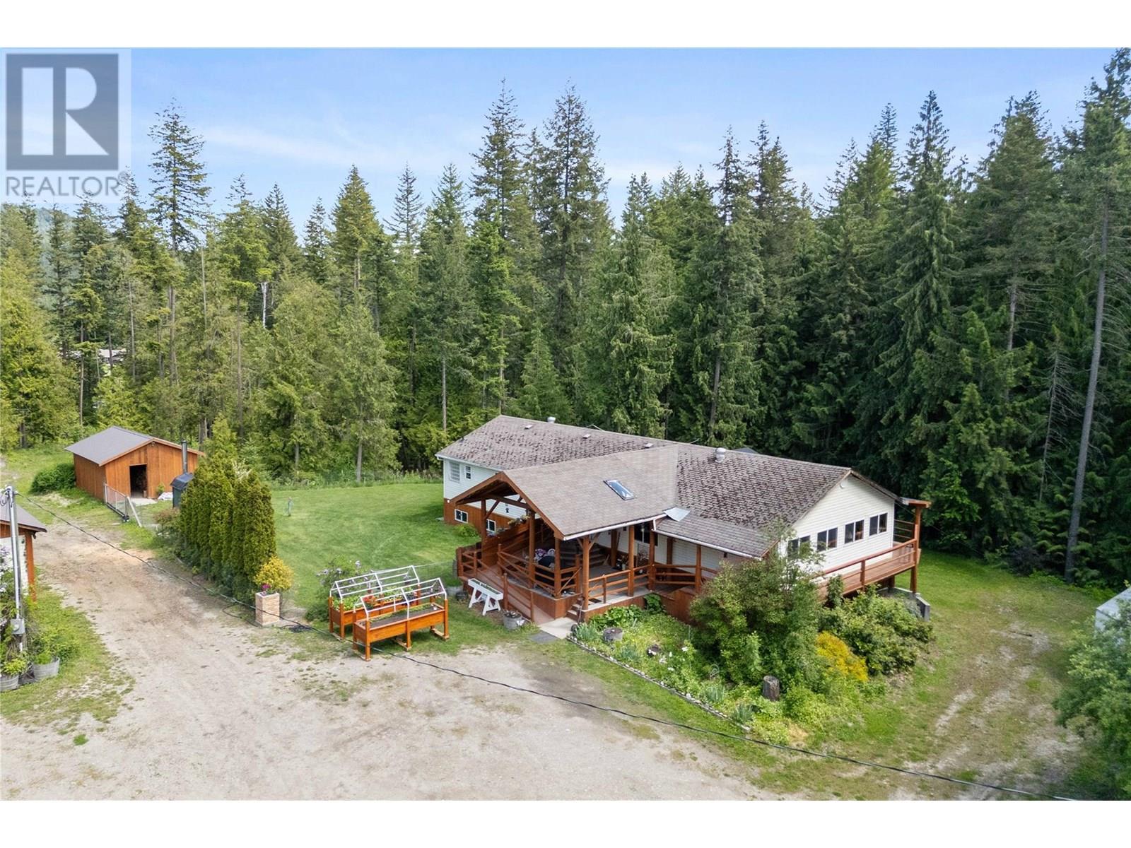 Photo 21 of 2681 Trans Canada Hwy, Sorrento BC