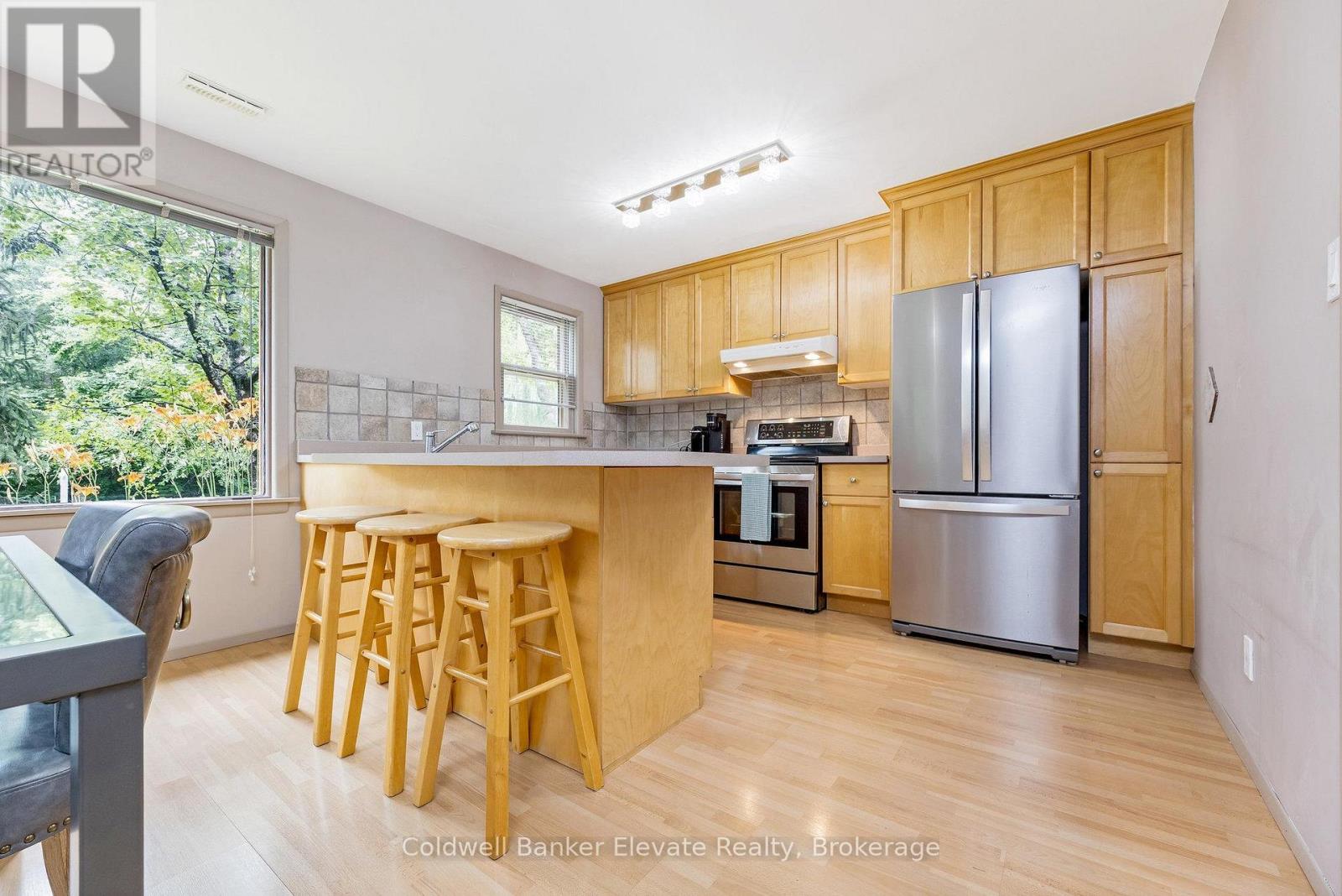 Photo 18 of 8 Ann Street, Halton Hills ON