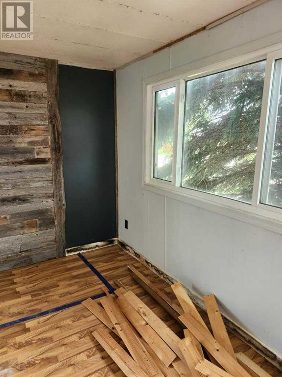 Photo 7 of 213 1 Avenue W, Hussar AB