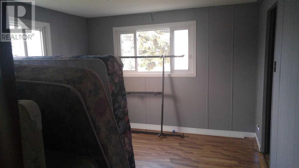 Photo 12 of 213 1 Avenue W, Hussar AB
