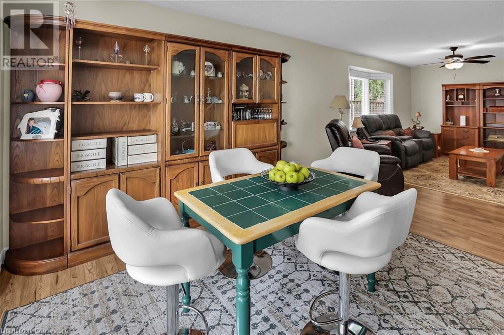 Photo 6 of 4432 Dennis Avenue, Beamsville ON