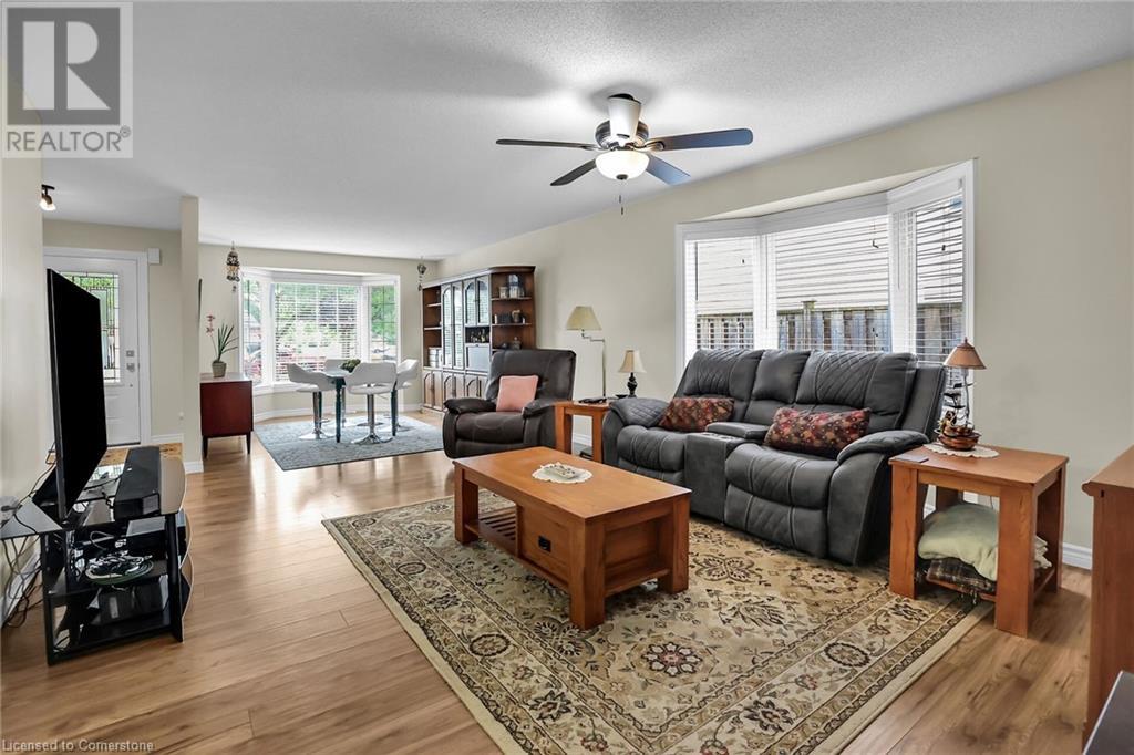Photo 8 of 4432 Dennis Avenue, Beamsville ON