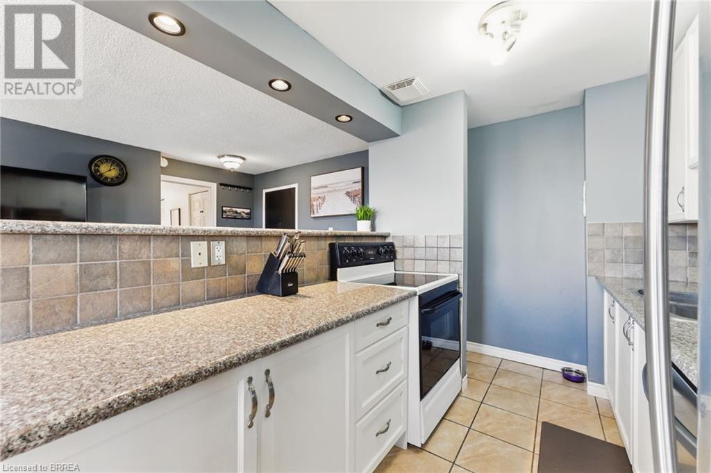Photo 3 of 793 Colborne Street E Unit 401, Brantford ON