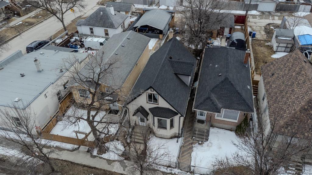 Photo 5 of 666 Redwood Avenue, Winnipeg MB