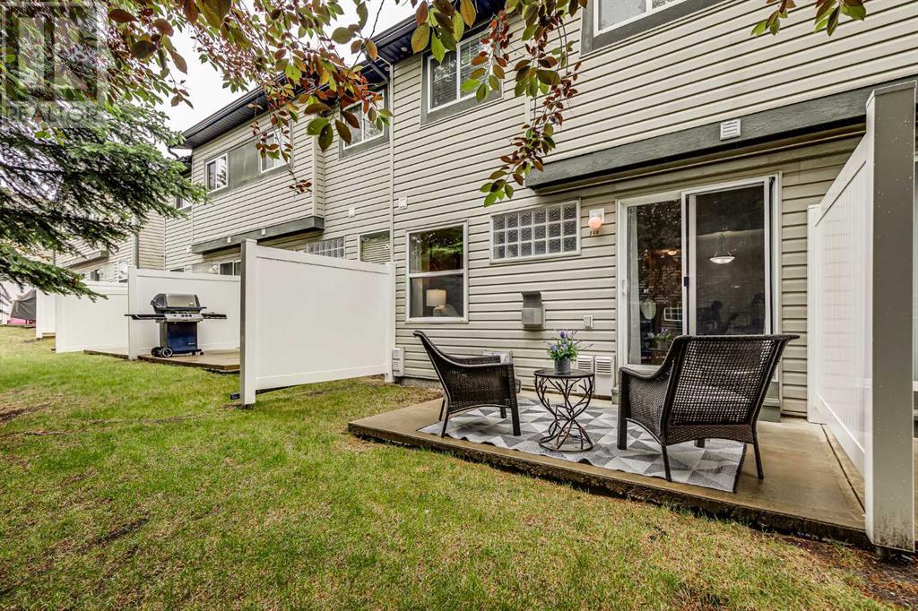 Single Family House for Sale in  Everstone Place SW Evergreen Calgary 