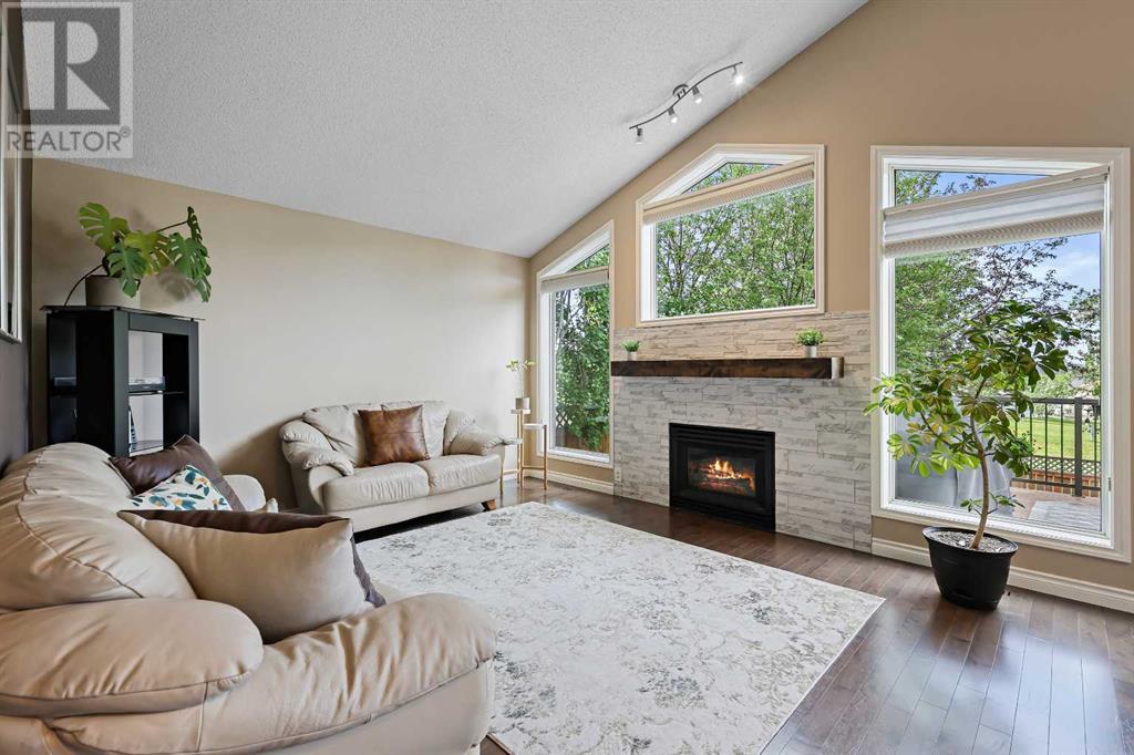 23 Scenic View Close NW, Calgary, Alberta