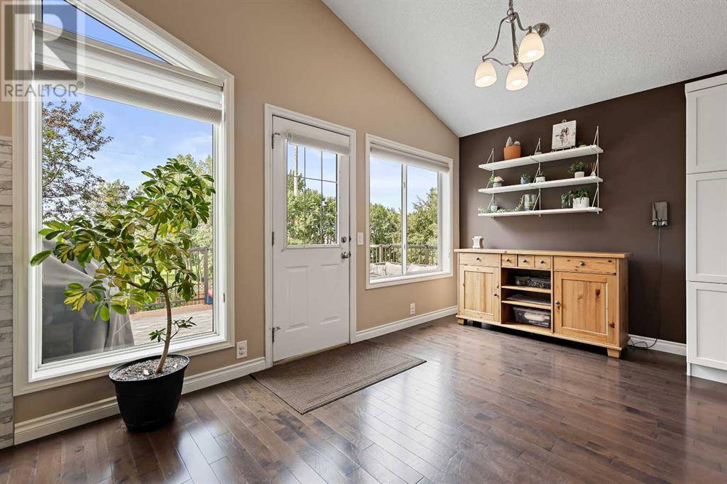 Single Family House for Sale in  Scenic View Close NW Scenic Acres Calgary 