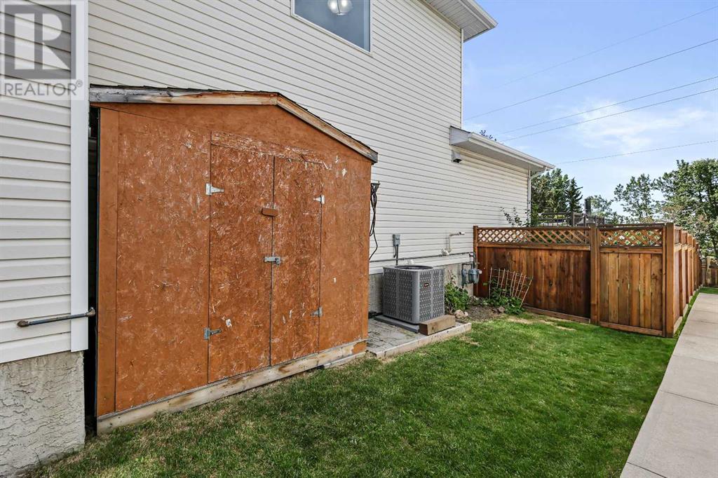 Single Family House for Sale in  Scenic View Close NW Scenic Acres Calgary 