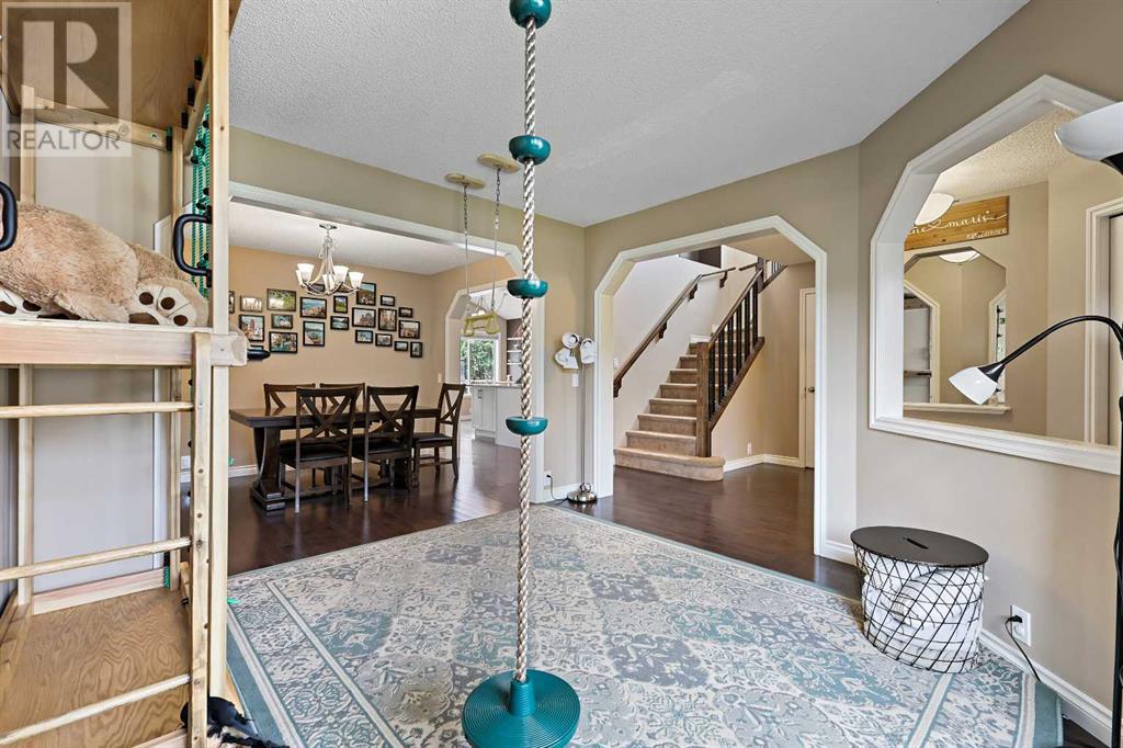 Single Family House for Sale in  Scenic View Close NW Scenic Acres Calgary 