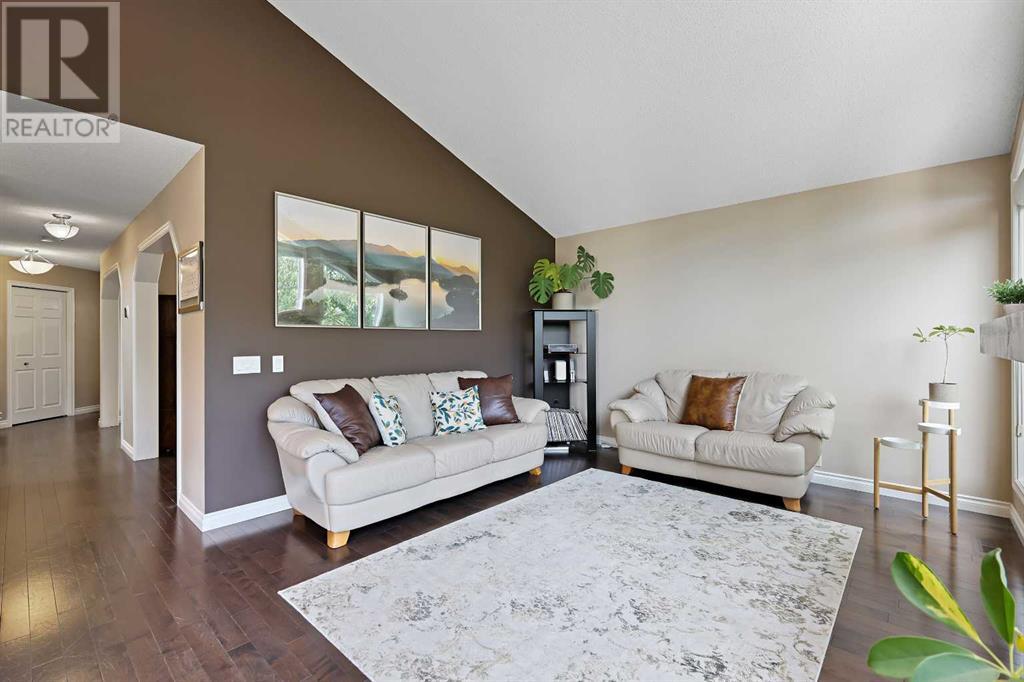 Single Family House for Sale in  Scenic View Close NW Scenic Acres Calgary 