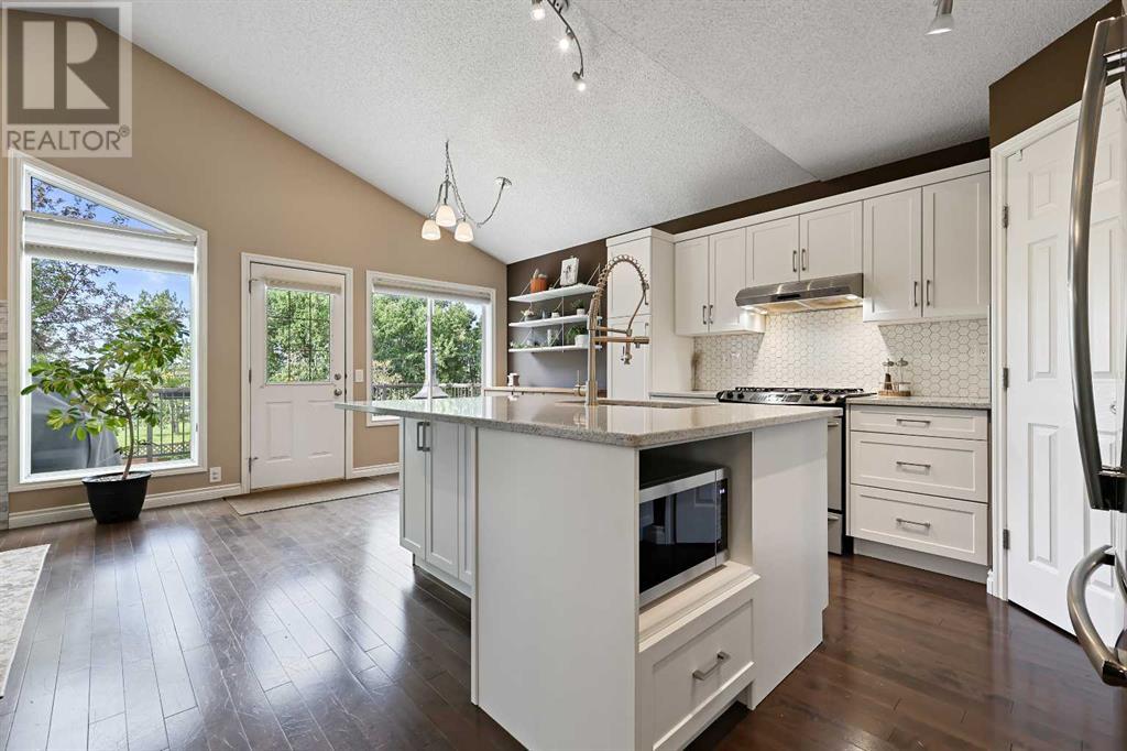 Single Family House for Sale in  Scenic View Close NW Scenic Acres Calgary 