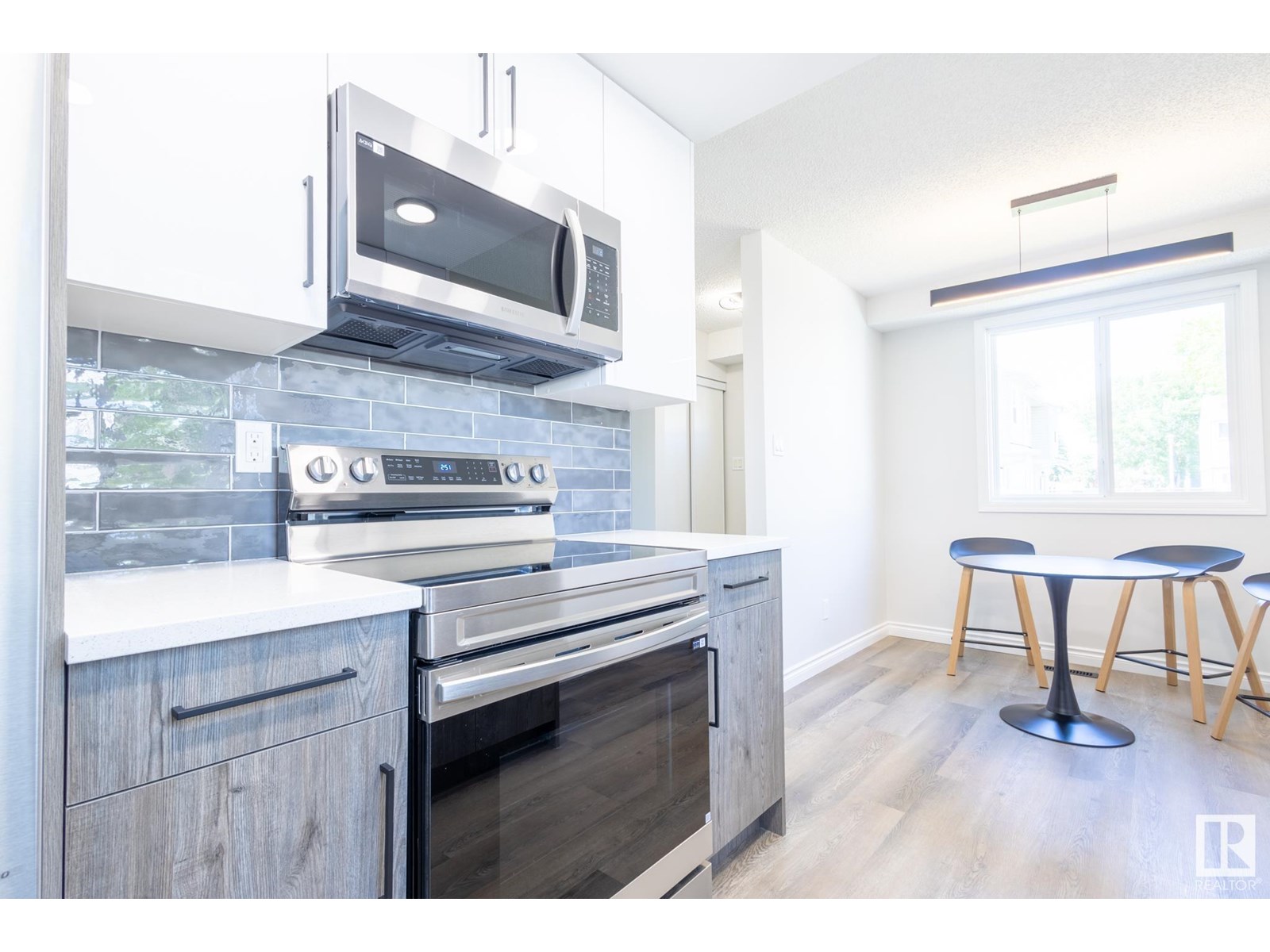 Single Family House for Sale in F CLAREVIEW VG NW Edmonton 