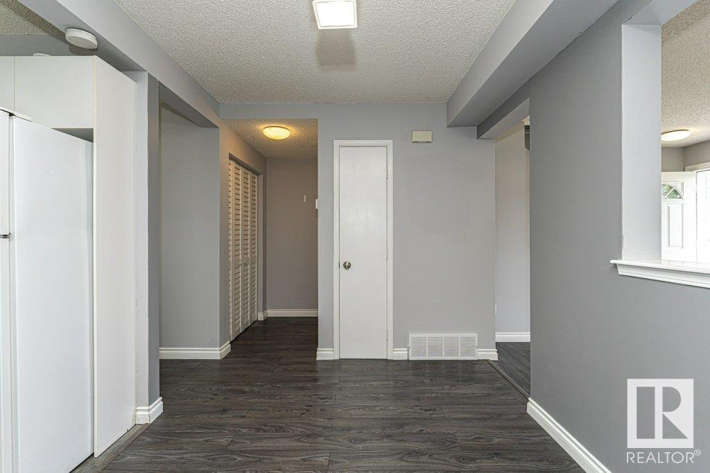Photo 21 of 1608 Mill Woods Rd E Nw, Edmonton AB