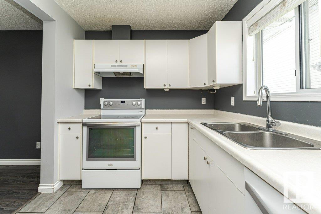 Photo 12 of 1608 Mill Woods Rd E Nw, Edmonton AB