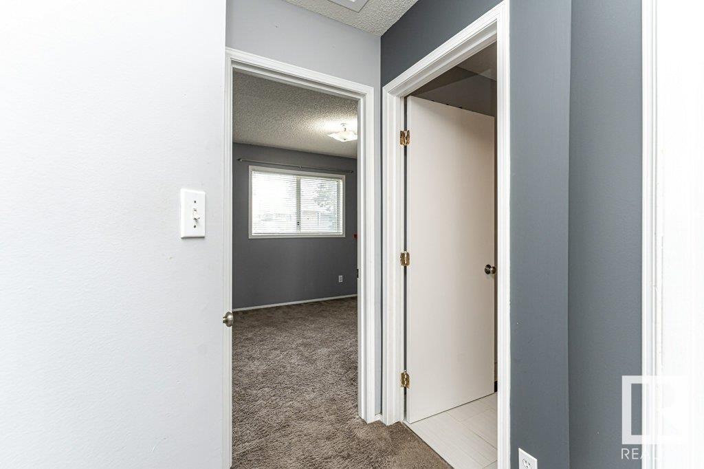 Photo 9 of 1608 Mill Woods Rd E Nw, Edmonton AB