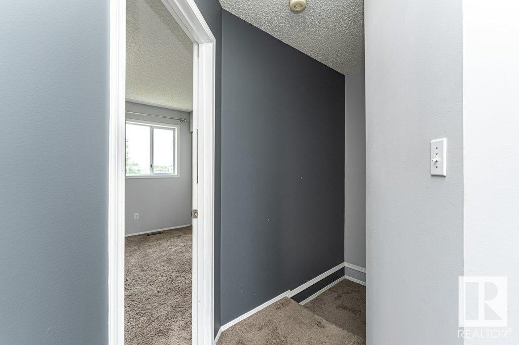 Photo 27 of 1608 Mill Woods Rd E Nw, Edmonton AB