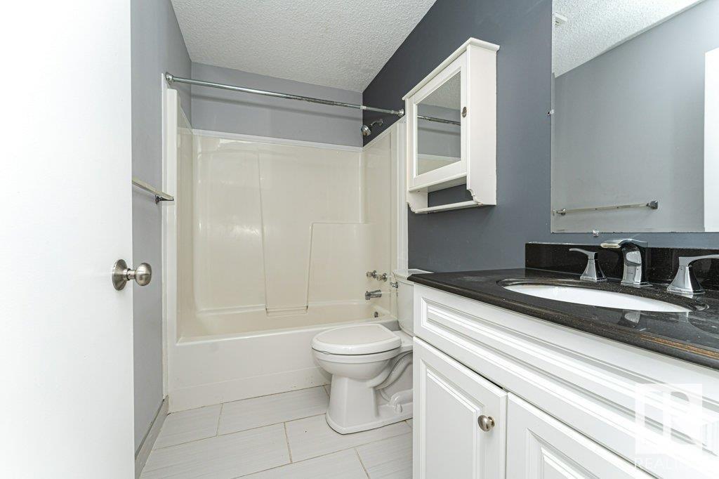 Photo 19 of 1608 Mill Woods Rd E Nw, Edmonton AB