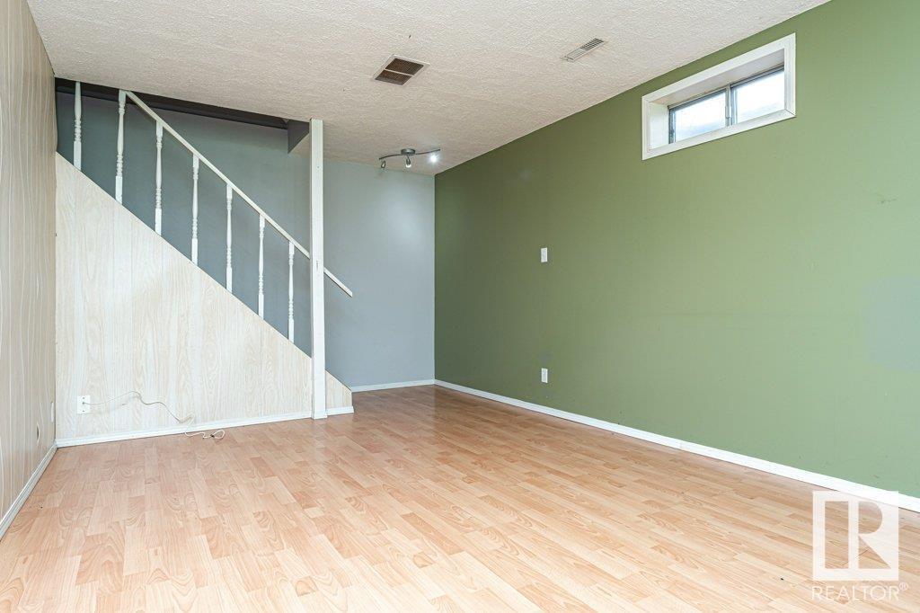 Photo 18 of 1608 Mill Woods Rd E Nw, Edmonton AB