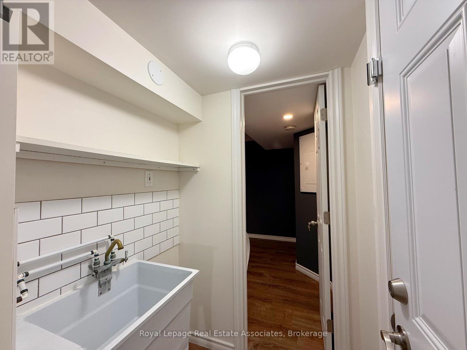 Photo 11 of 703 Robert Ferrie Drive, Kitchener ON