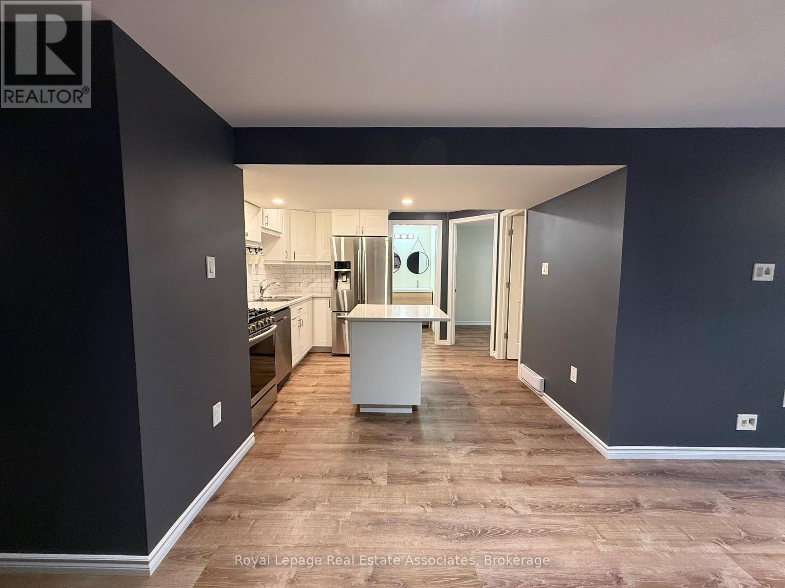Photo 4 of 703 Robert Ferrie Drive, Kitchener ON