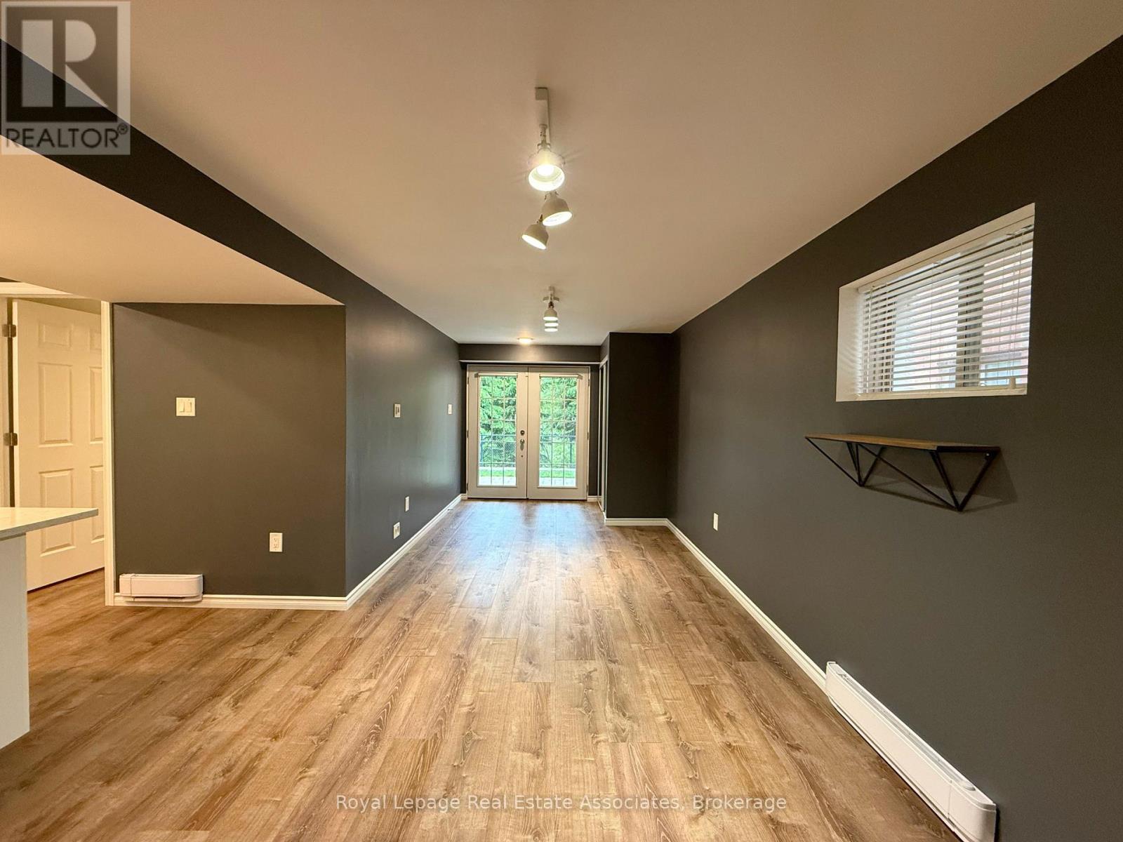 Photo 12 of 703 Robert Ferrie Drive, Kitchener ON