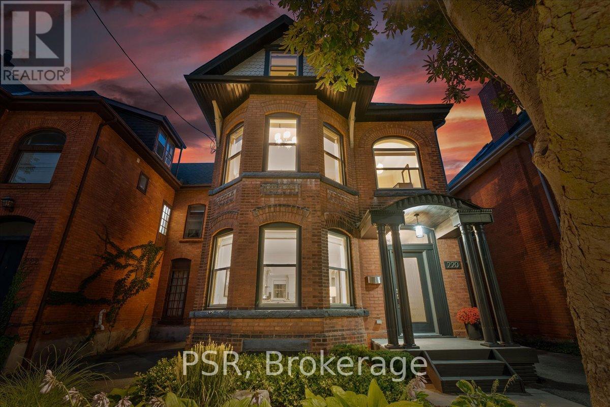 Photo 4 of 220 Herkimer Street, Hamilton ON