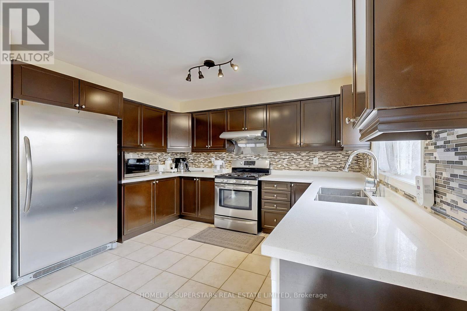 Photo 2 of 68 Nunn Crescent, New Tecumseth ON