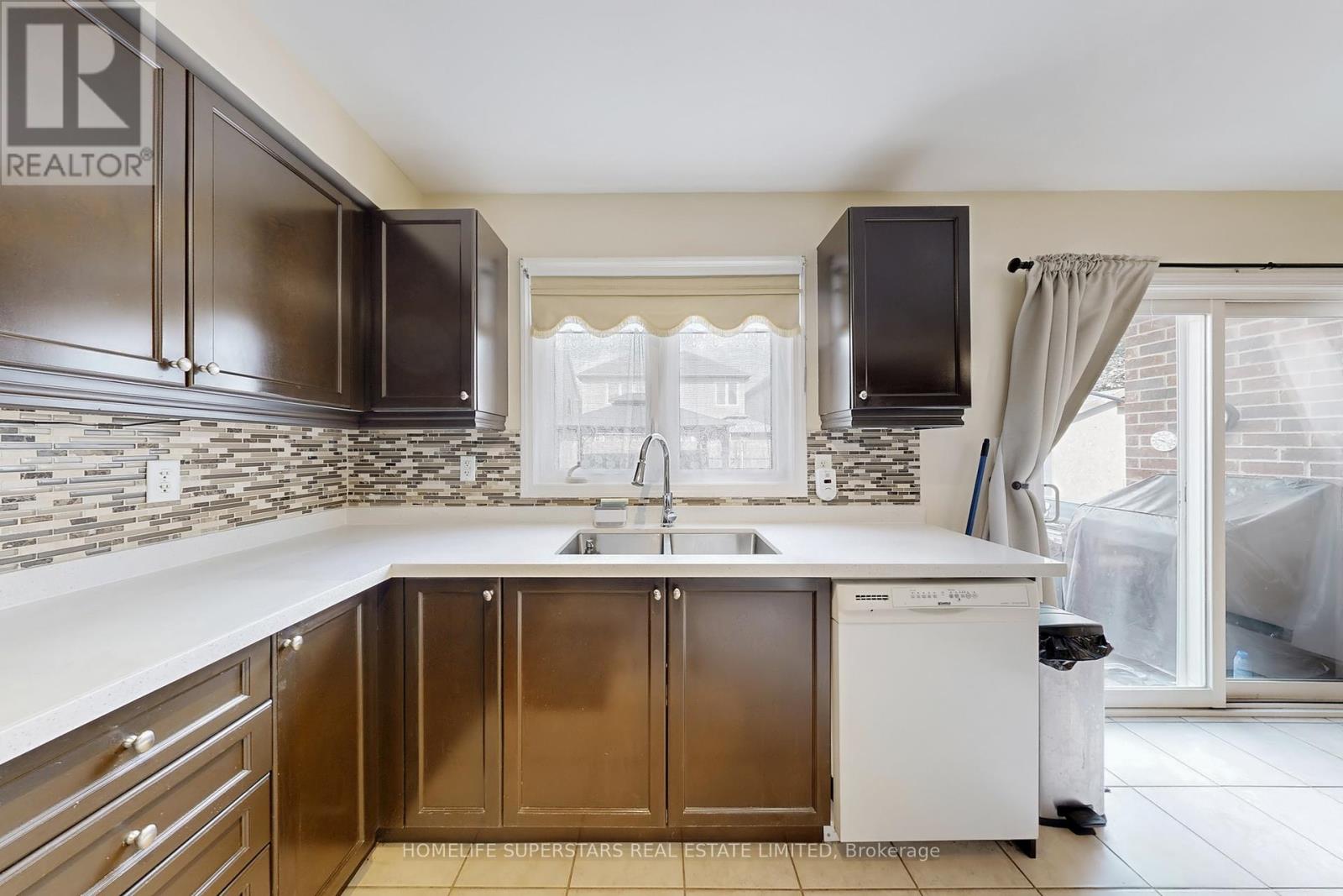 Photo 11 of 68 Nunn Crescent, New Tecumseth ON