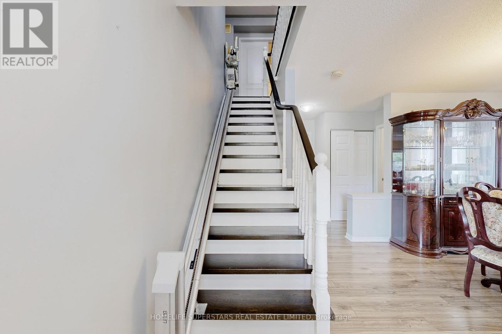 Photo 17 of 68 Nunn Crescent, New Tecumseth ON