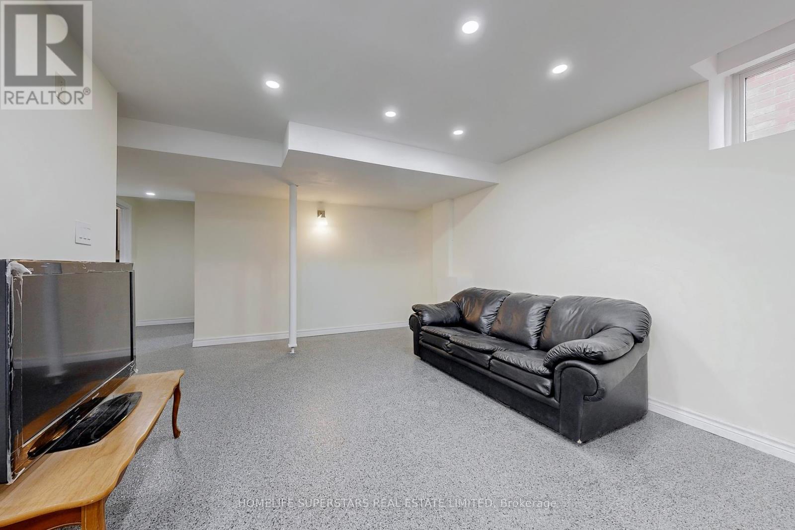 Photo 39 of 68 Nunn Crescent, New Tecumseth ON