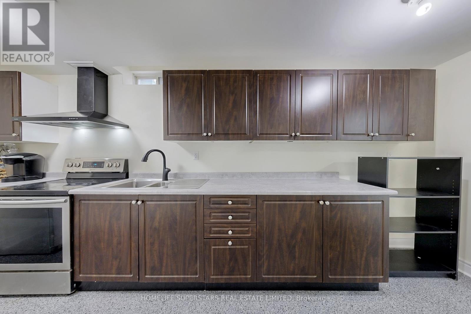 Photo 12 of 68 Nunn Crescent, New Tecumseth ON