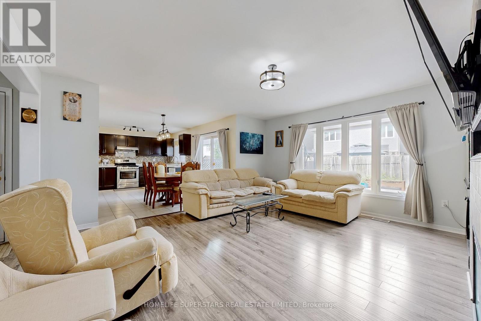 Photo 10 of 68 Nunn Crescent, New Tecumseth ON