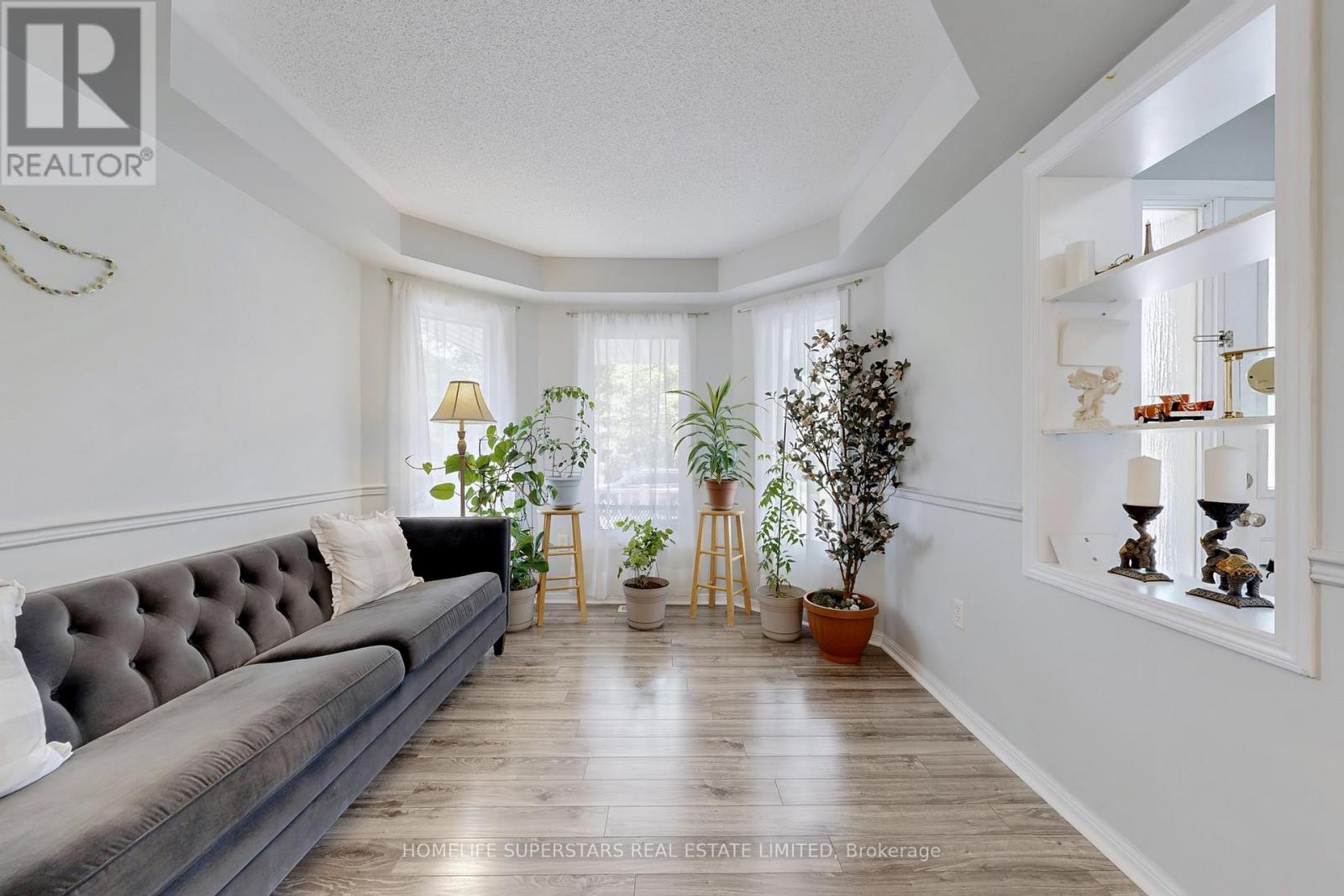 Photo 4 of 68 Nunn Crescent, New Tecumseth ON