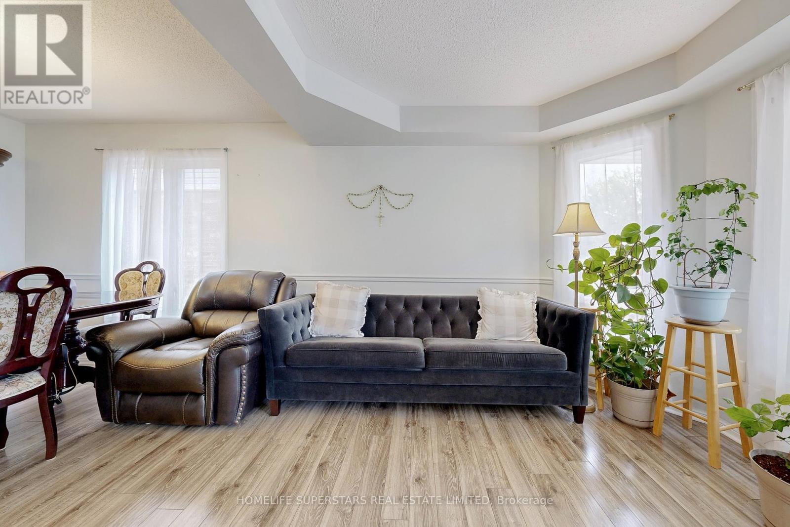 Photo 9 of 68 Nunn Crescent, New Tecumseth ON