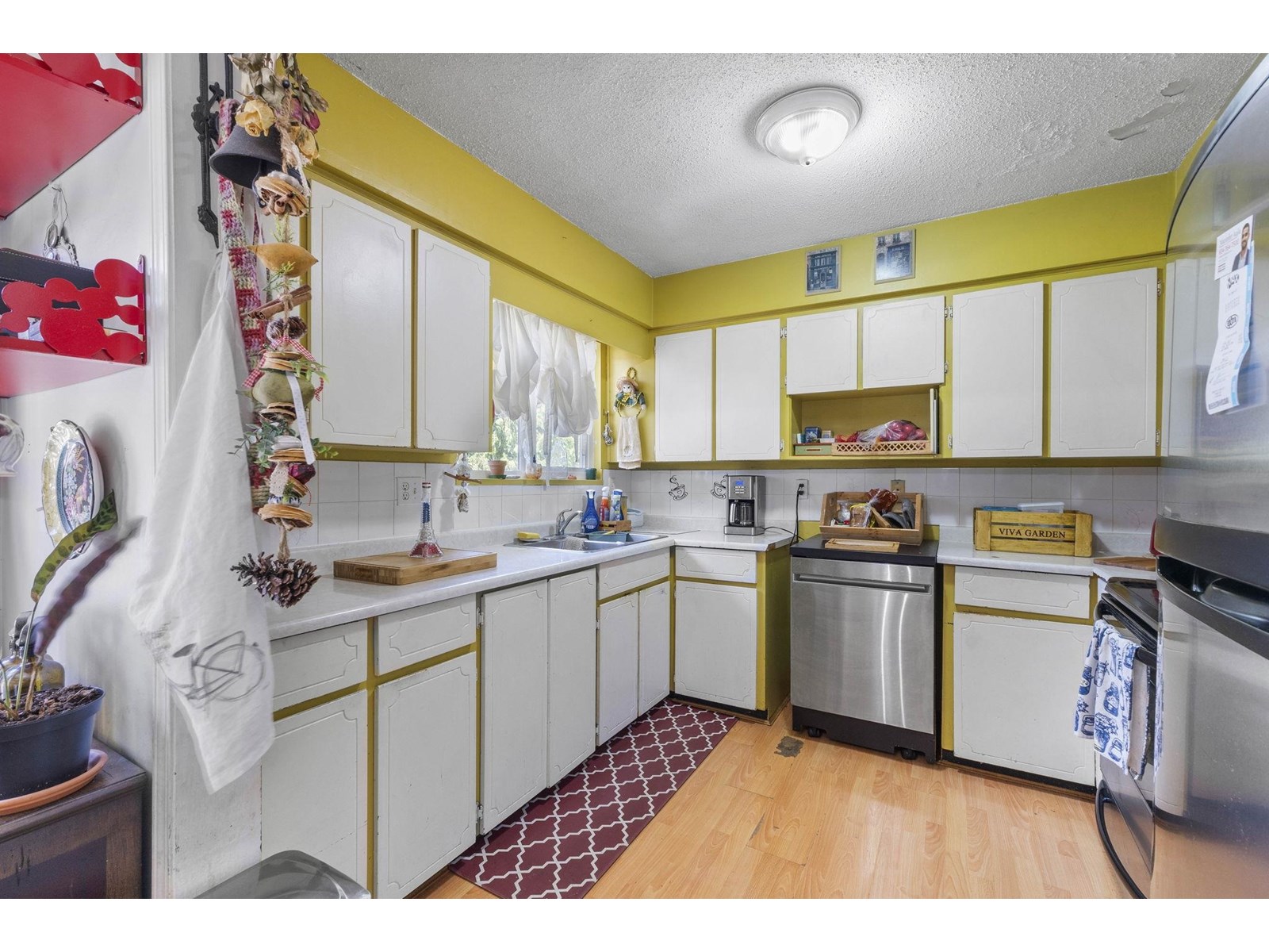 Photo 9 of 14171 74 A Avenue, Surrey BC