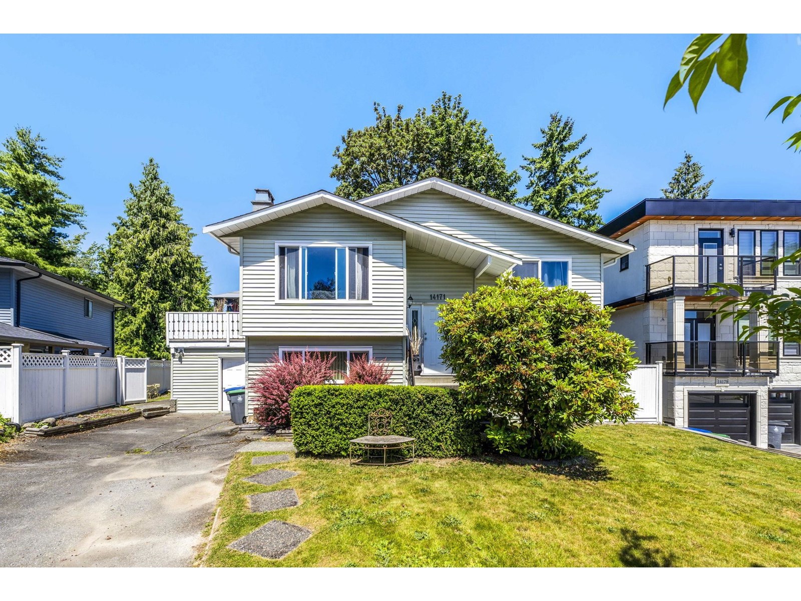 Photo 2 of 14171 74 A Avenue, Surrey BC
