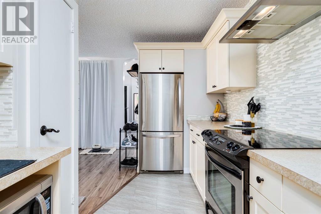 Single Family House for Sale in    Street NW Hillhurst Calgary 